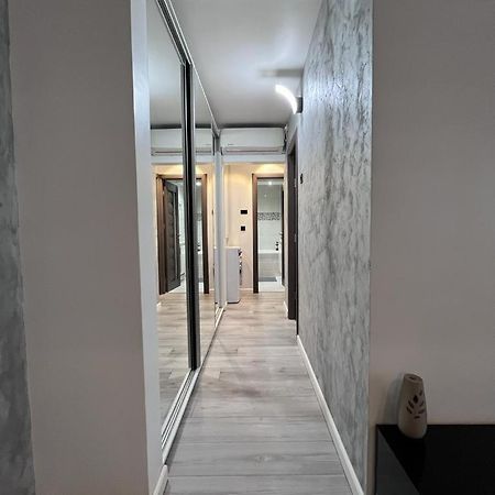 קריובה Elegant & Silver Luxury Apartament מראה חיצוני תמונה