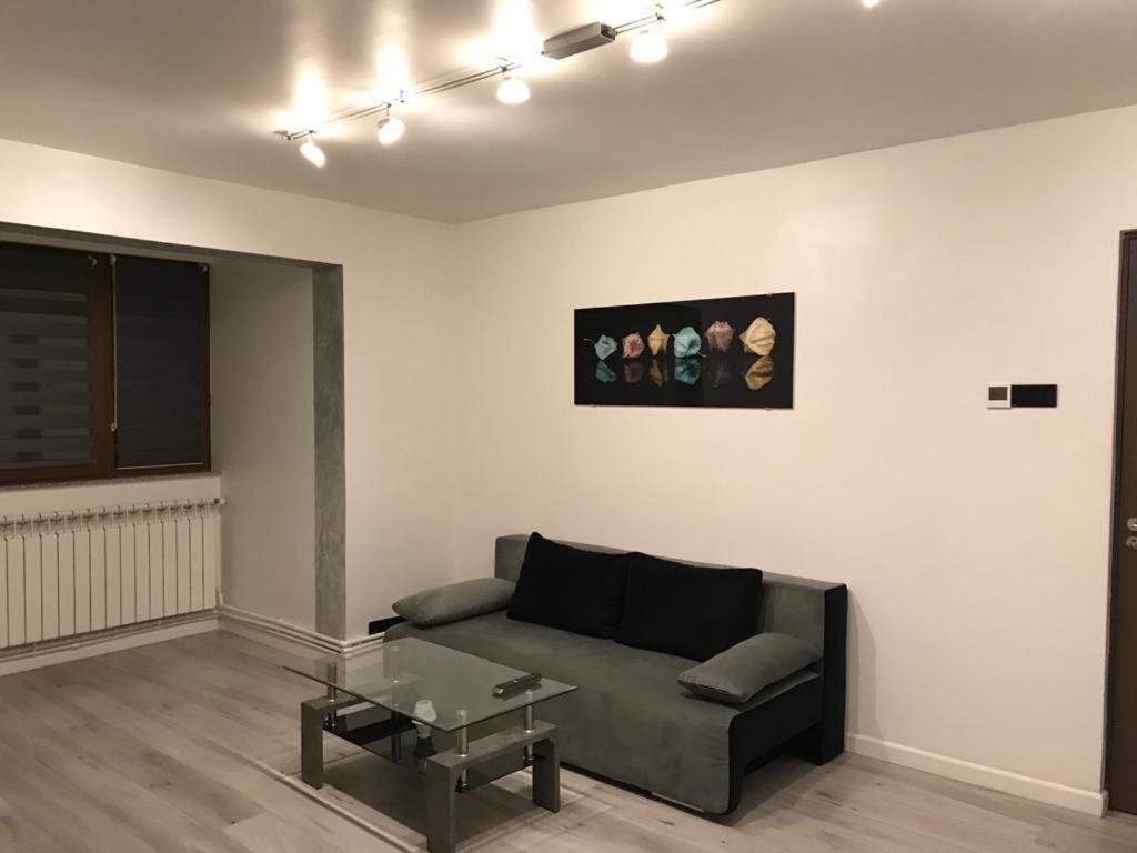 קריובה Elegant & Silver Luxury Apartament מראה חיצוני תמונה