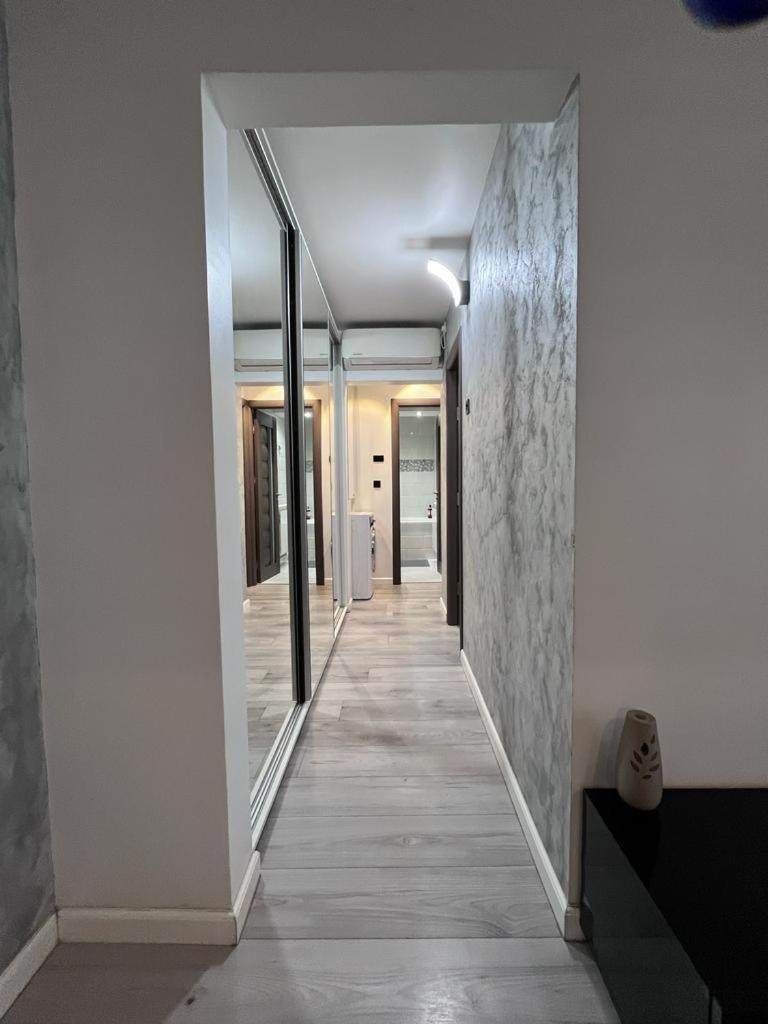 קריובה Elegant & Silver Luxury Apartament מראה חיצוני תמונה